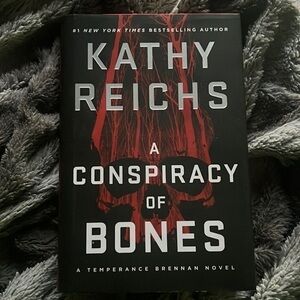 📚 A Conspiracy of Bones
by Kathy Reichs novel/book